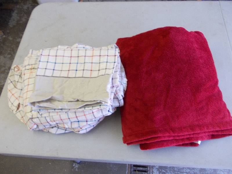 Queen Size Plaid Sheet Set With Red Plush Blanket
