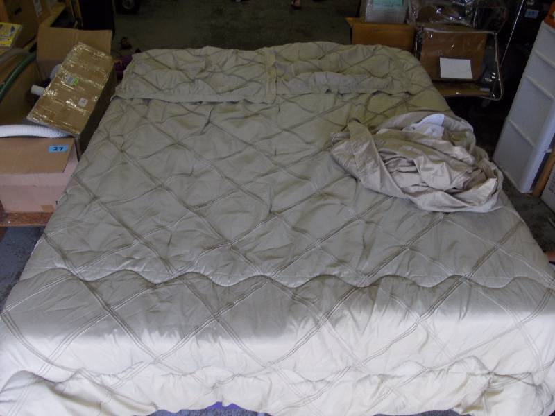 Queen Size Comforter With Bed Skirt & 2-Shams
