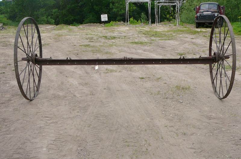 lot 11 image: Axel with Steel Wheels