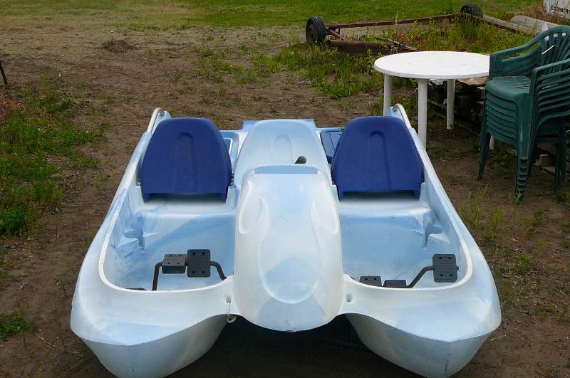 Escape Paddle Boat | Consignment Sale #234 | K-BID