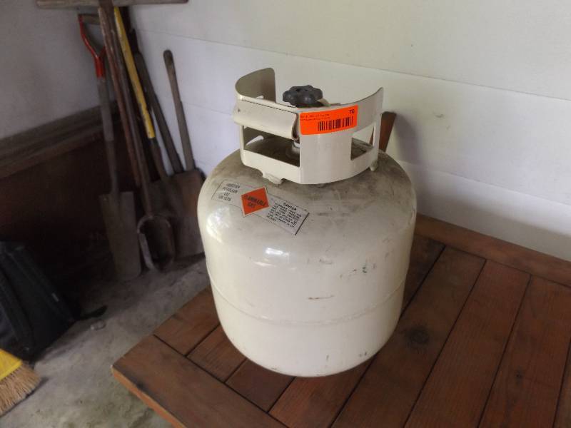 20lb propane can, old style valve
