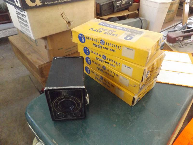 Vintage Ansco camera and flashbulbs