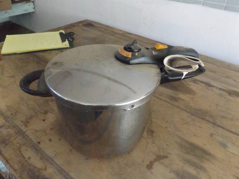 Pressure cooker