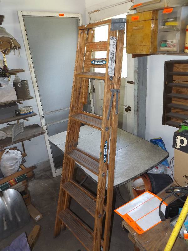 Wooden Step Ladder