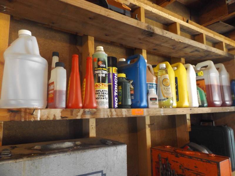 lot 61 image: Shelf of Cleaning and Misc Supplies