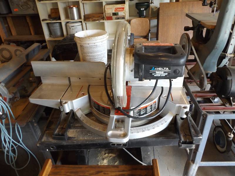 lot 83 image: Delta Miter Saw