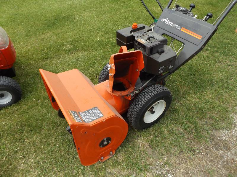 lot 2 image: Ariens Snow Blower