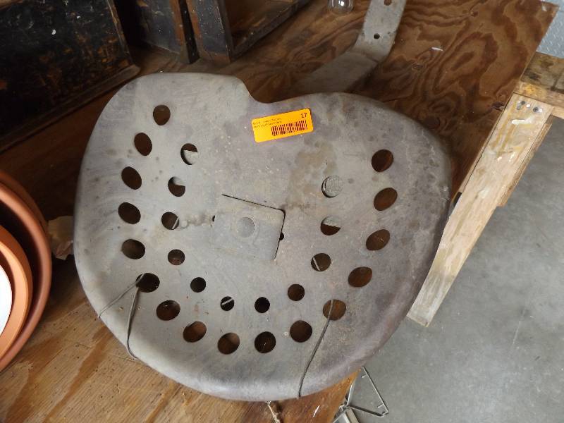lot 17 image: Vintage Tractor Seat