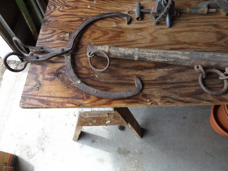 lot 24 image: Evener and Ice Tongs