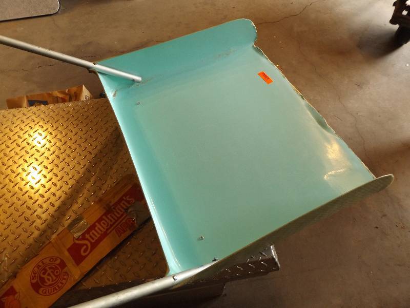 lot 26 image: Snow Scoop