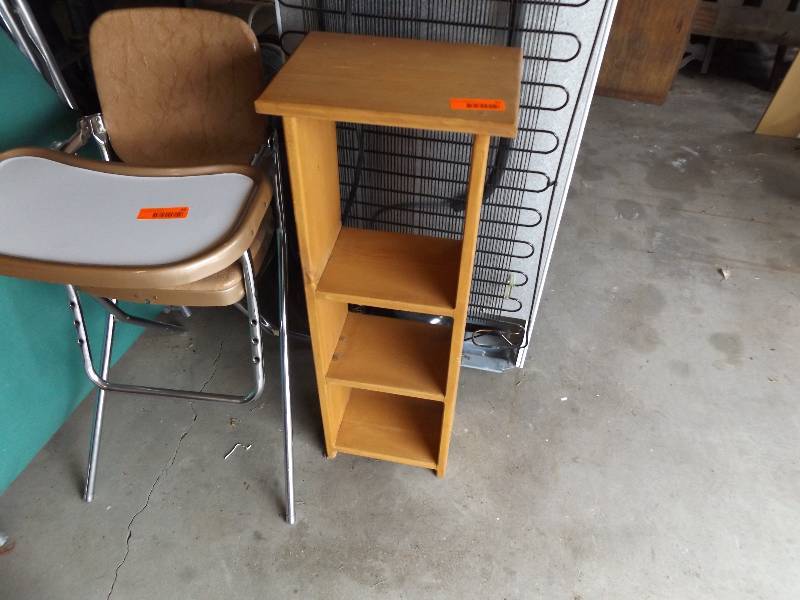 lot 51 image: Bookshelf