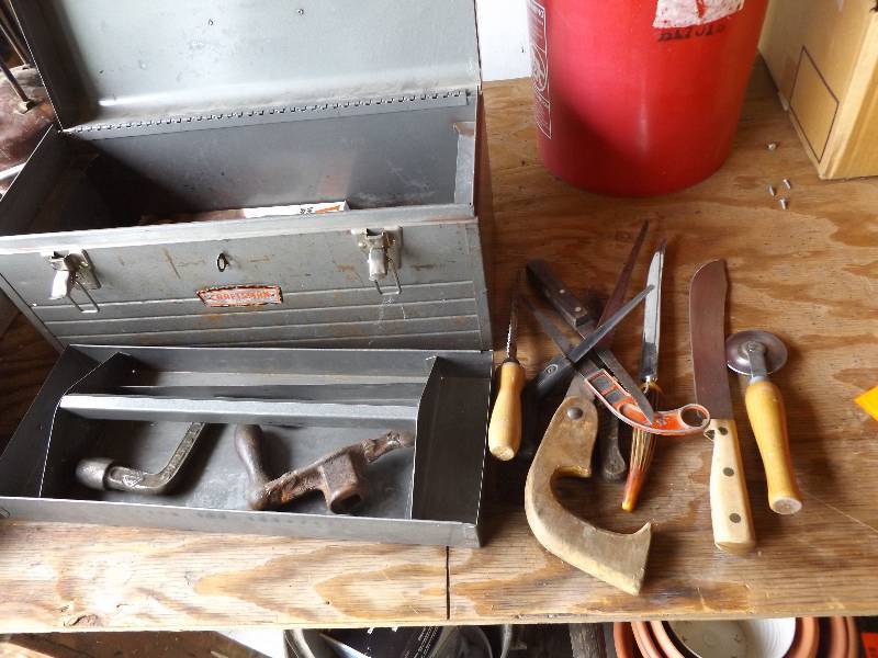 lot 129 image: Craftsman Tool Box with Contents