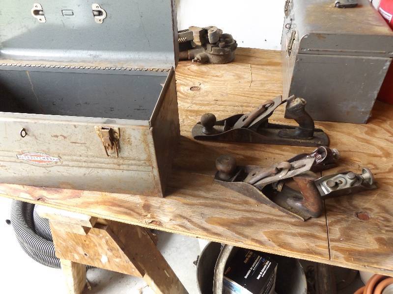 lot 130 image: Craftsman Tool Box with Contents