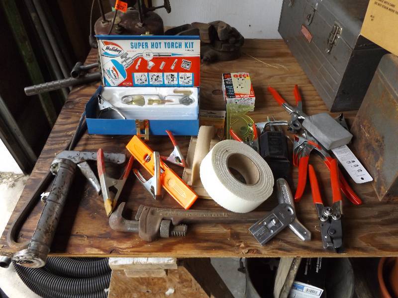 lot 132 image: Assorted Tools