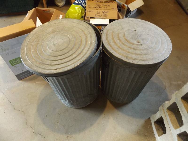 lot 151 image: Trash Cans