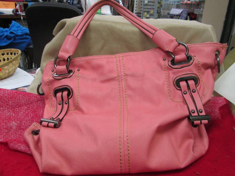 pink purse...