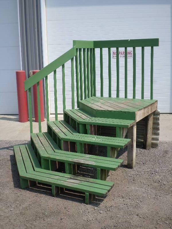 lot 7 image: Set Of CamperMobile Home Entry Ste...