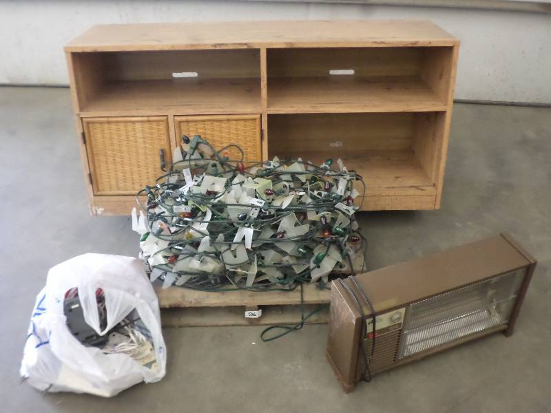 lot 26 image: Pallet Lot (1) Electric Heater, (1...