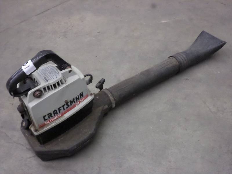 lot 31 image: Craftsman Handheld Gas Blower ...