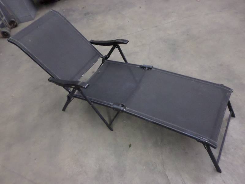 lot 46 image: Adjustable Patio Lounge Chair ...