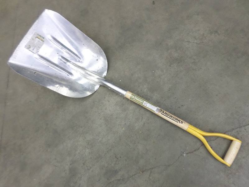 lot 50 image: Yardworks Aluminum Scoop Shovel ...