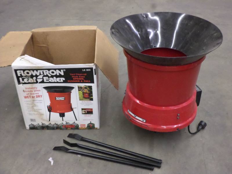 lot 52 image: Flowtron Electric Leaf Eater System...