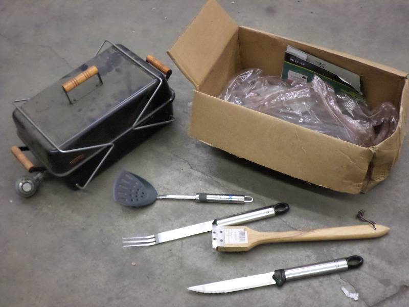 lot 54 image: Lot Of Thermos BBQ Grill, Set Of G...