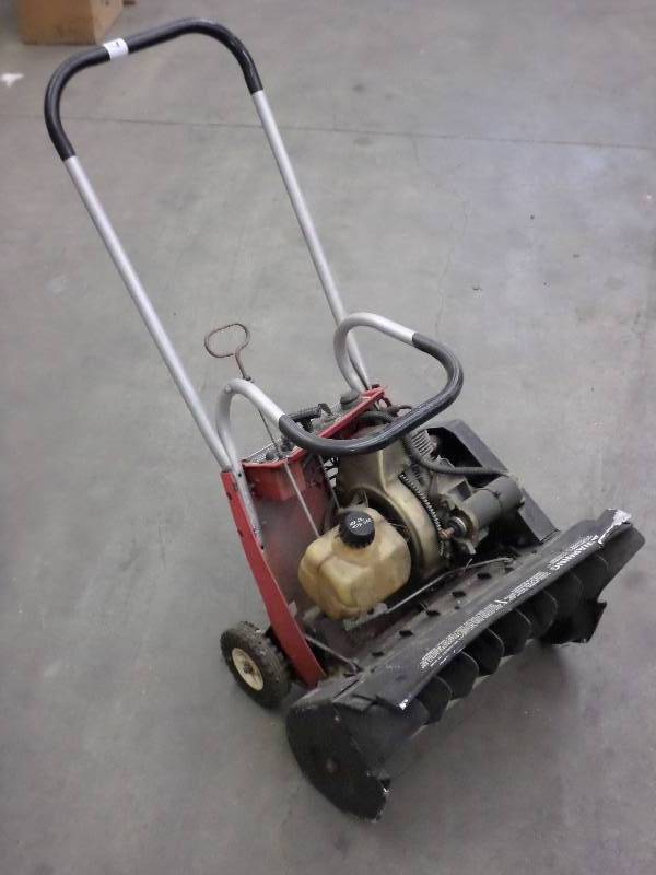 lot 78 image: Toro Snowblower For Parts ...