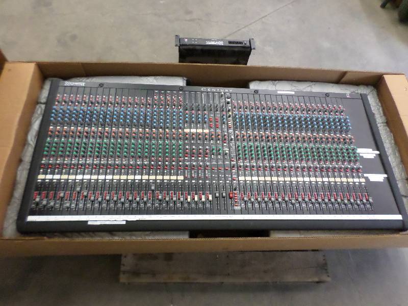 lot 102 image: Century Crest Console GT Electronis...