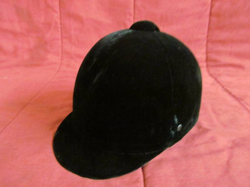 Jockey helmet