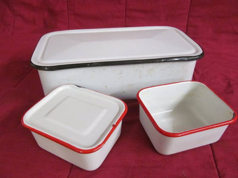 Refrigerator pans