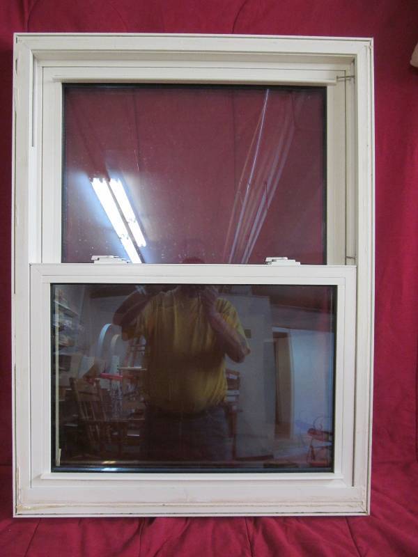 Double hung window