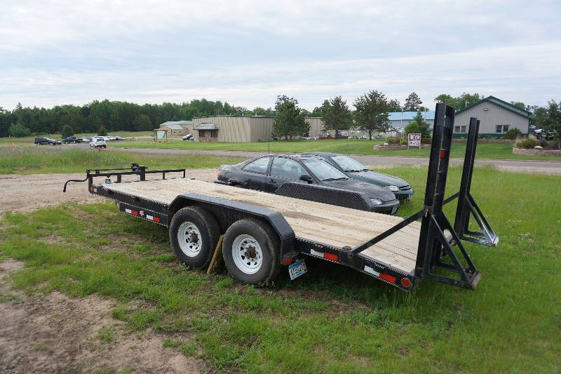 lot 4 image: 2013 PJ 18 Tandem Axle Equipment Trailer
