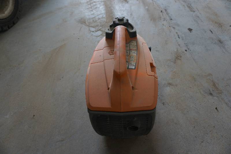lot 14 image: Generac Model IX 2000 Gas Powered Generator