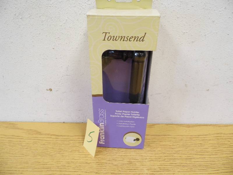lot 5 image: New Townsend Toilet Paper Holder