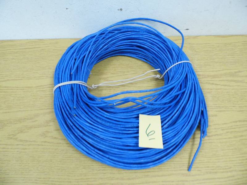 lot 6 image: 15 Pieces of Cat 5 Wire
