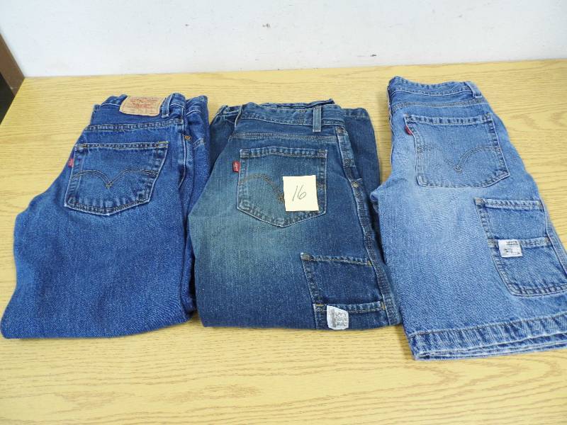 lot 16 image: Levi Red Tag Jeans