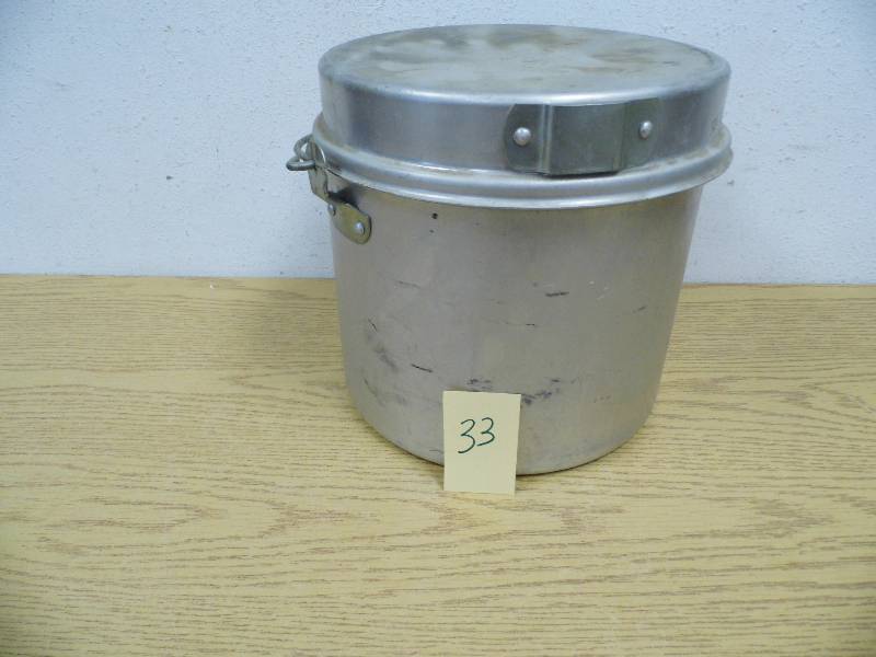 lot 33 image: Camping Cook Set
