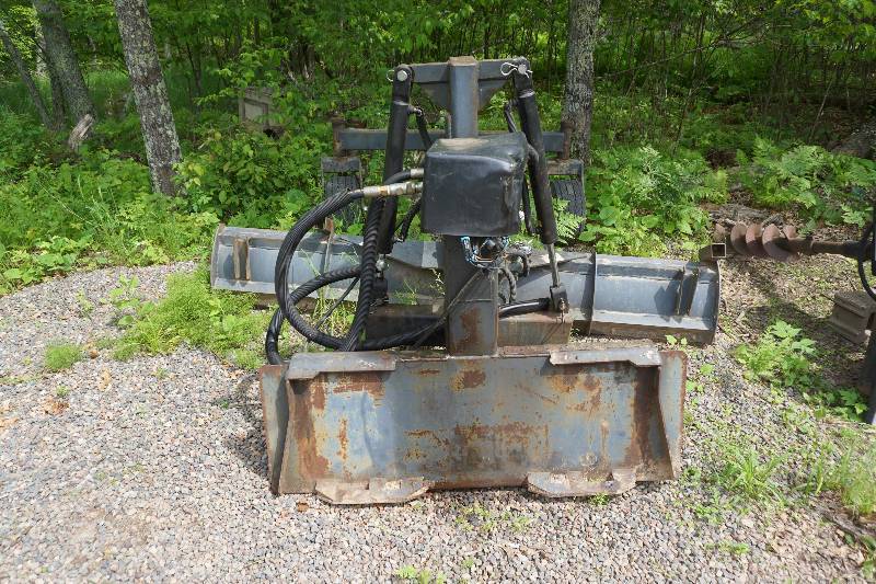Edge Model 800-E1 Universal Mount Bobcat Skid Loader Skid Steer Road Grader Attachment