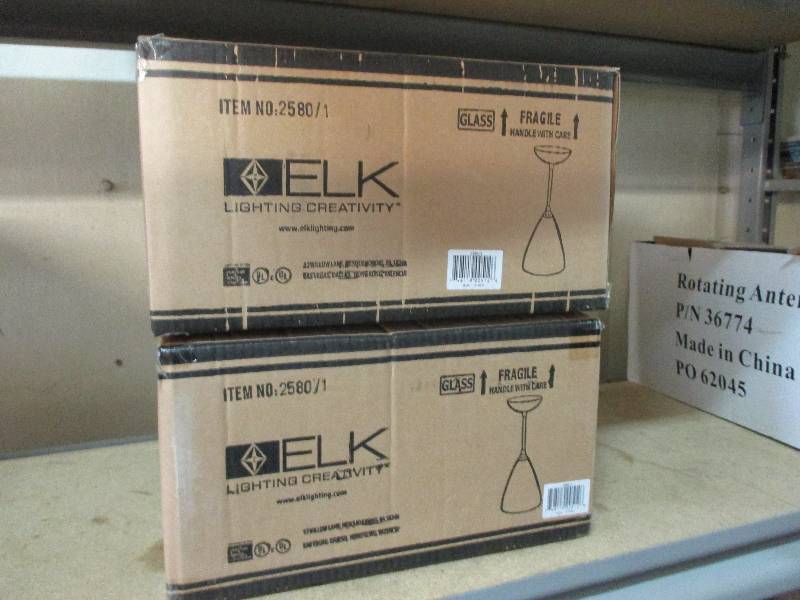2 Light Fixtures