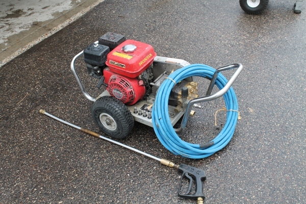 Pressure Washer 2000 PSI