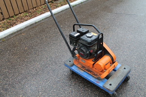 Compacter plate