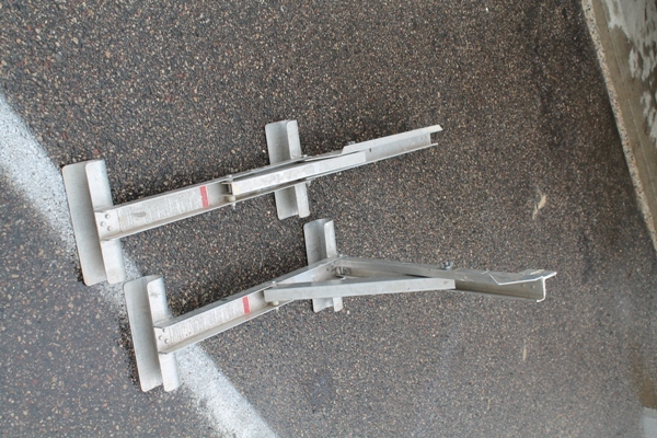 Ladder Jacks Pair