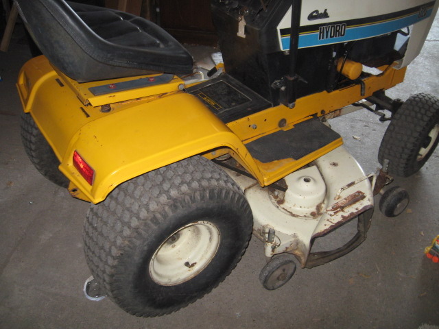 Cub Cadet 1720 Hydrostatic Drive Riding Lawn Mower
