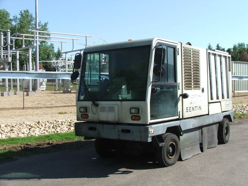 lot 3 image: 2008 Tennant Sentinel Street Sweeper