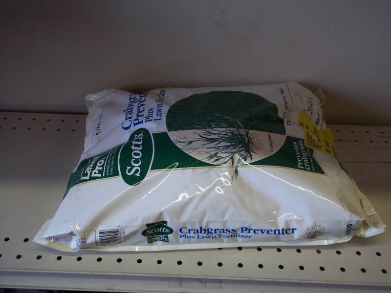 lot 10 image: New 14 pounds of Crabgrass preventer with lawn food