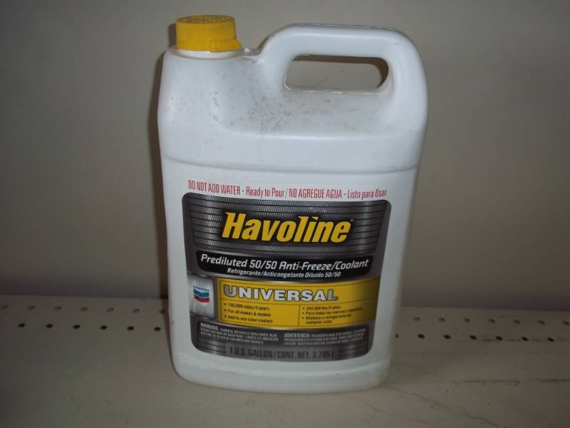 lot 28 image: New one gallon of Havoline antifreeze premixed