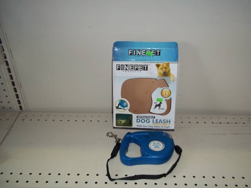 lot 60 image: Dog leash with light