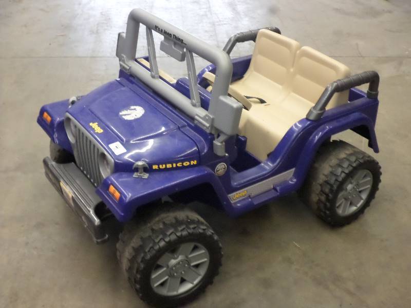 lot 4 image: Jeep Rubicon Battery Powered Car, C...