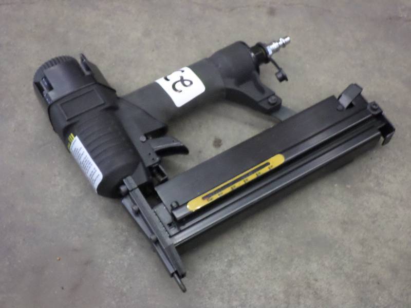 lot 23 image: All-Power Pneuamtic 18gauge Stapler...